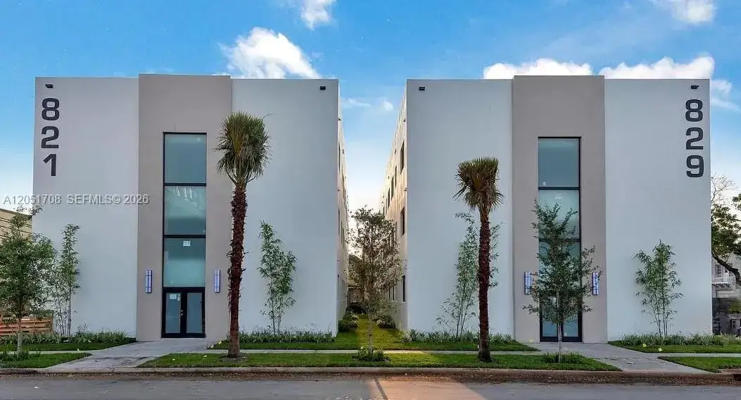 2 bedroom 1 bath Residential Lease for rent at 829 SW 18th Ave # 211, Miami FL 33135