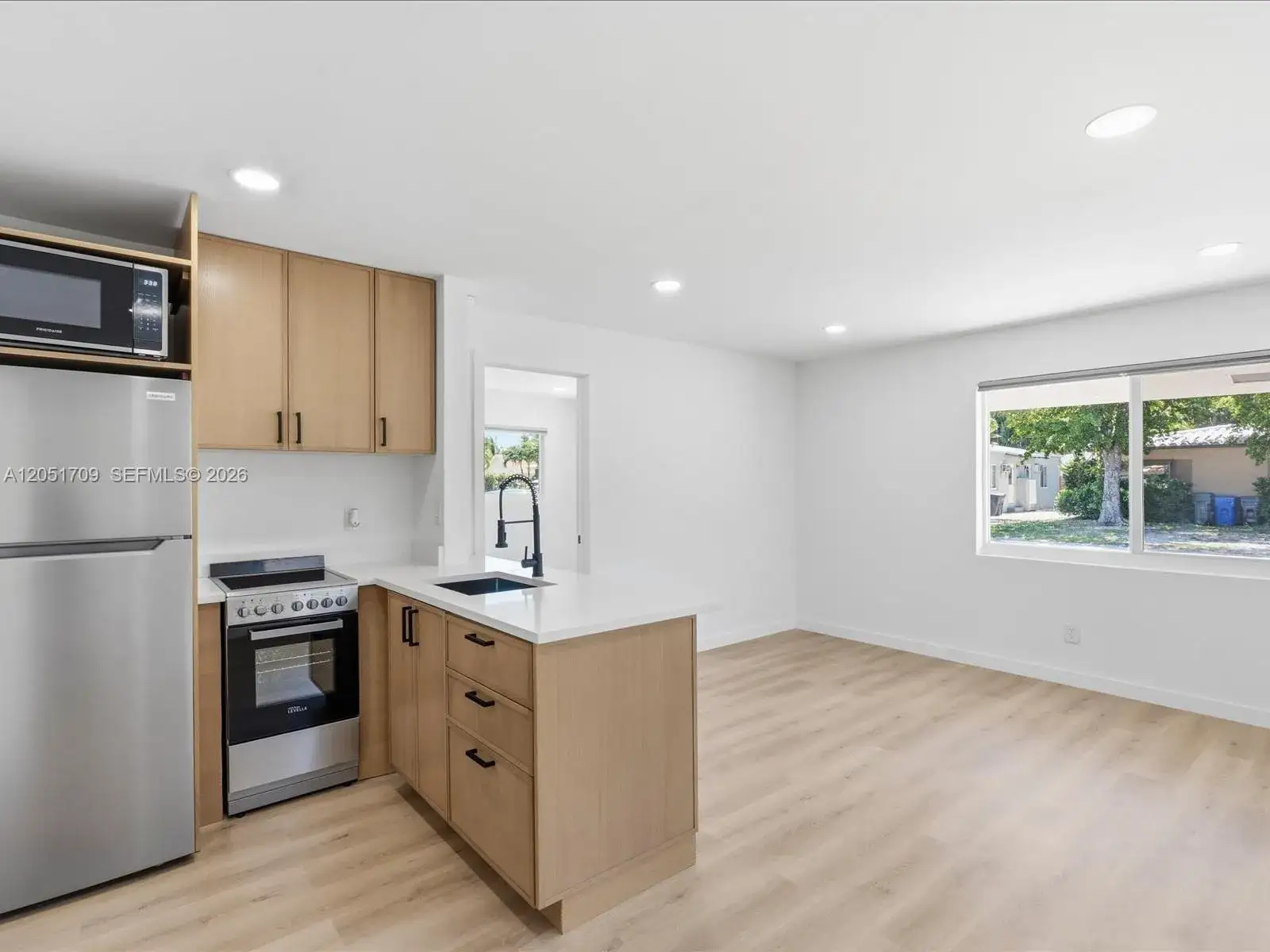 1 bedroom 1 bath Residential Lease for rent at 1129 NE 16th Ave # 1, Fort Lauderdale FL 33304