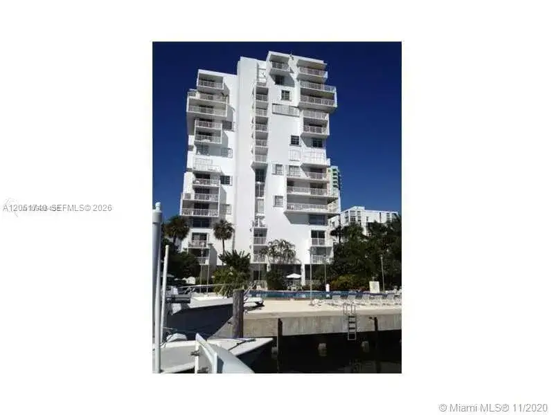 1 bedroom 1 bath Residential Lease for rent at 150 SE 25th Rd # 2K, Miami FL 33129