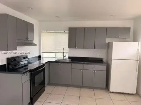 2 bedroom 1 bath Residential Lease for rent at 848 SW 5th St # 203, Homestead FL 33030