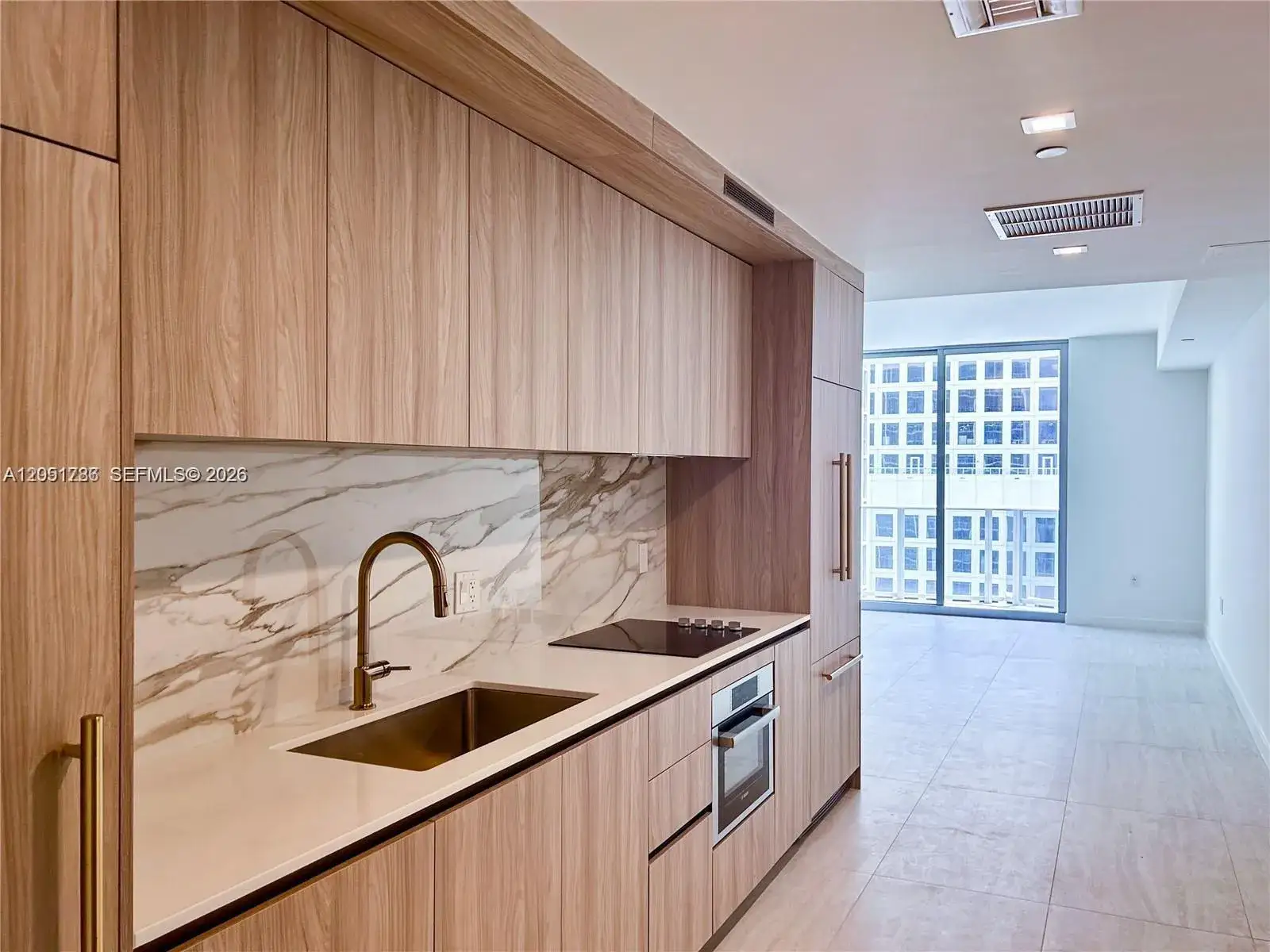 1 bedroom 1 bath Residential Lease for rent at 77 SE 5th St # 2314, Miami FL 33131