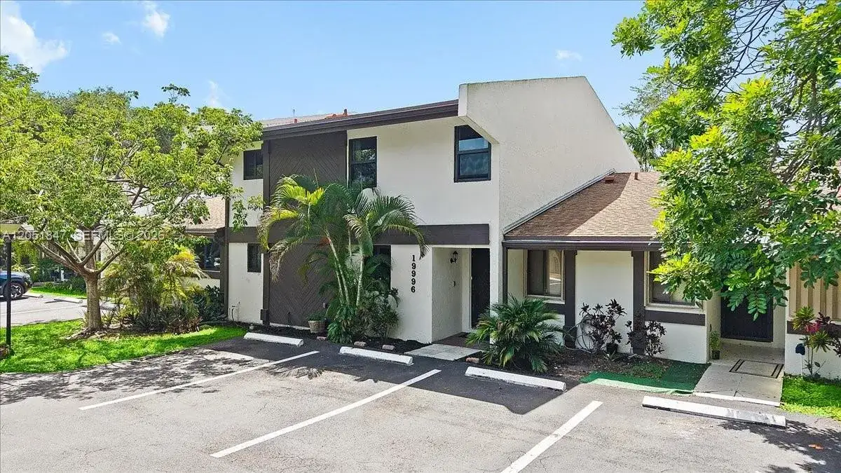 2 bedroom 3 bath Residential for sale at 19996 NE 5th Ct # 4C, Miami FL 33179