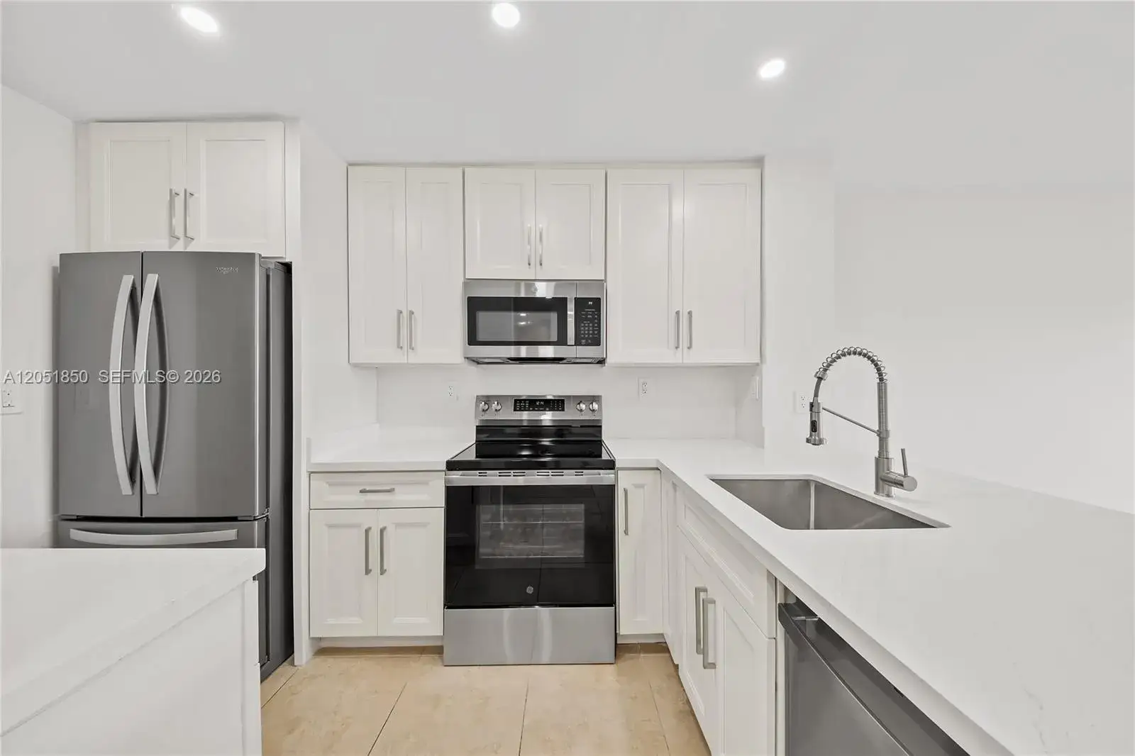 1 bedroom 1 bath Residential for sale at 7900 Camino Cir # 406, Miami FL 33143