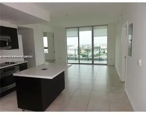 2 bedroom 2 bath Residential Lease for rent at 90 SW 3rd St # 2907, Miami FL 33130