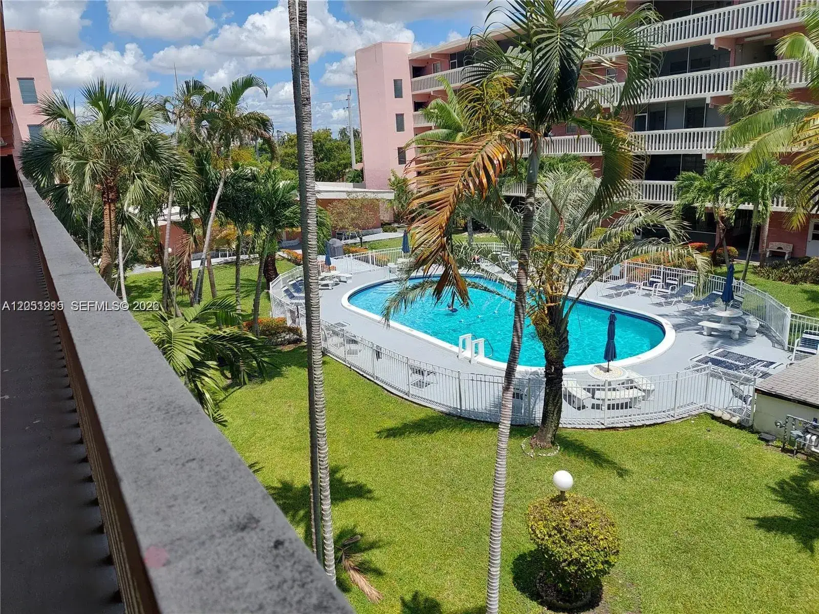 1 bedroom 1 bath Residential Lease for rent at 180 12 # 15c, Hallandale Beach FL 33009