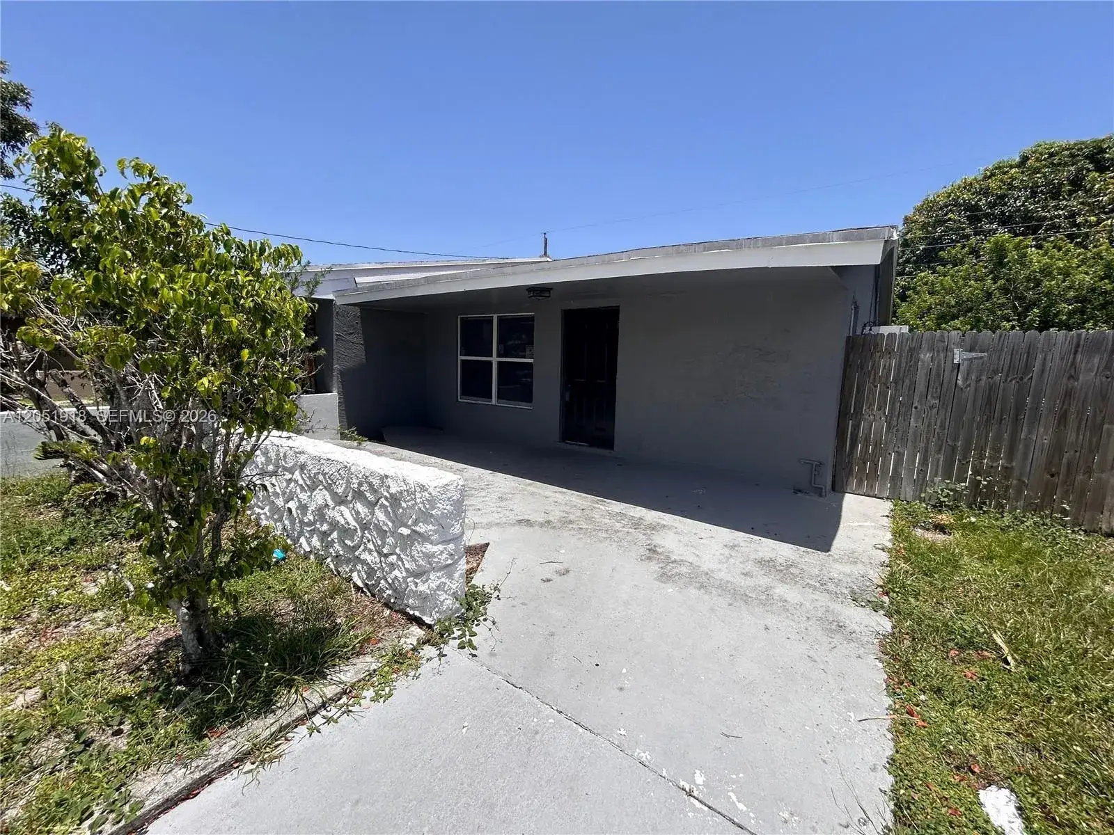 2 bedroom 1 bath Residential Lease for rent at 3070 NW 12th Ct # 2, Fort Lauderdale FL 33311