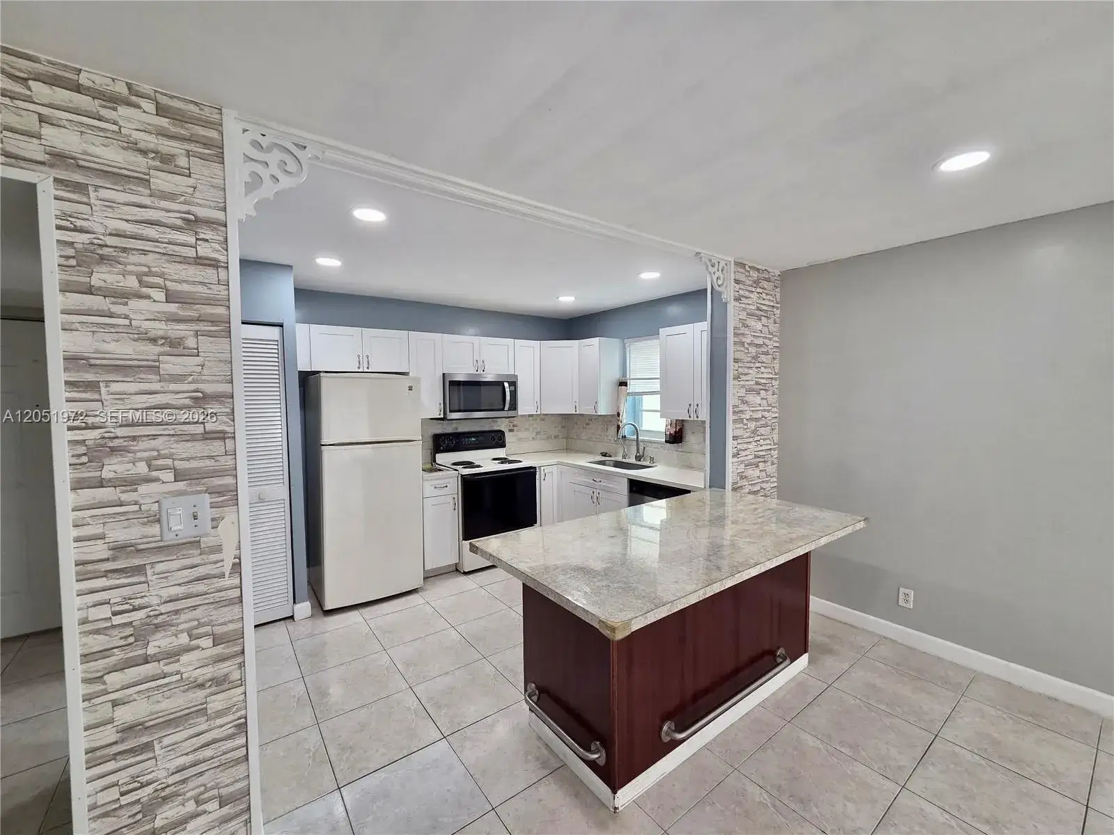 2 bedroom 2 bath Residential Lease for rent at 4159 NW 90th Ave # 201, Coral Springs FL 33065