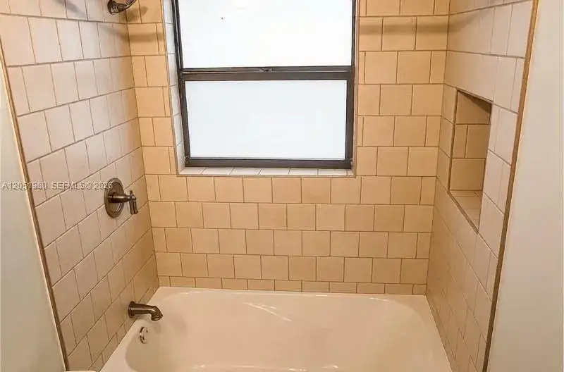 2 bedroom 2 bath Residential Lease for rent at 400 Valencia Ave # 0, Coral Gables FL 33134