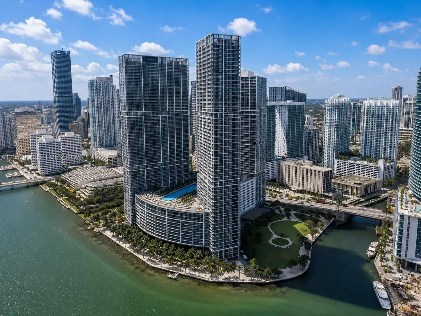 2 bedroom 2 bath Residential Lease for rent at 475 Brickell Ave # 3207, Miami FL 33131