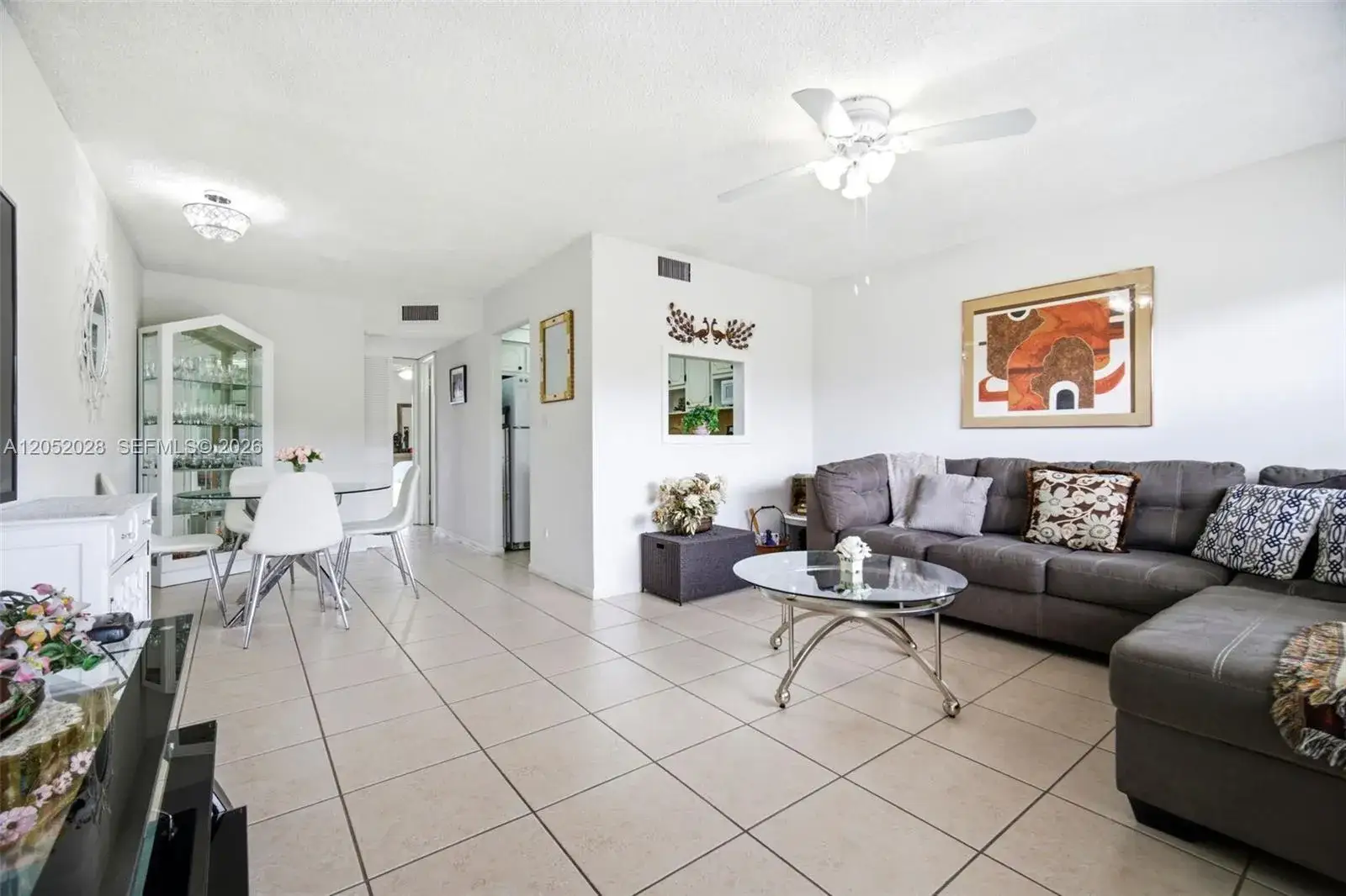 1 bedroom 1 bath Residential for sale at 9101 Sunrise Lakes Blvd # 218, Sunrise FL 33322
