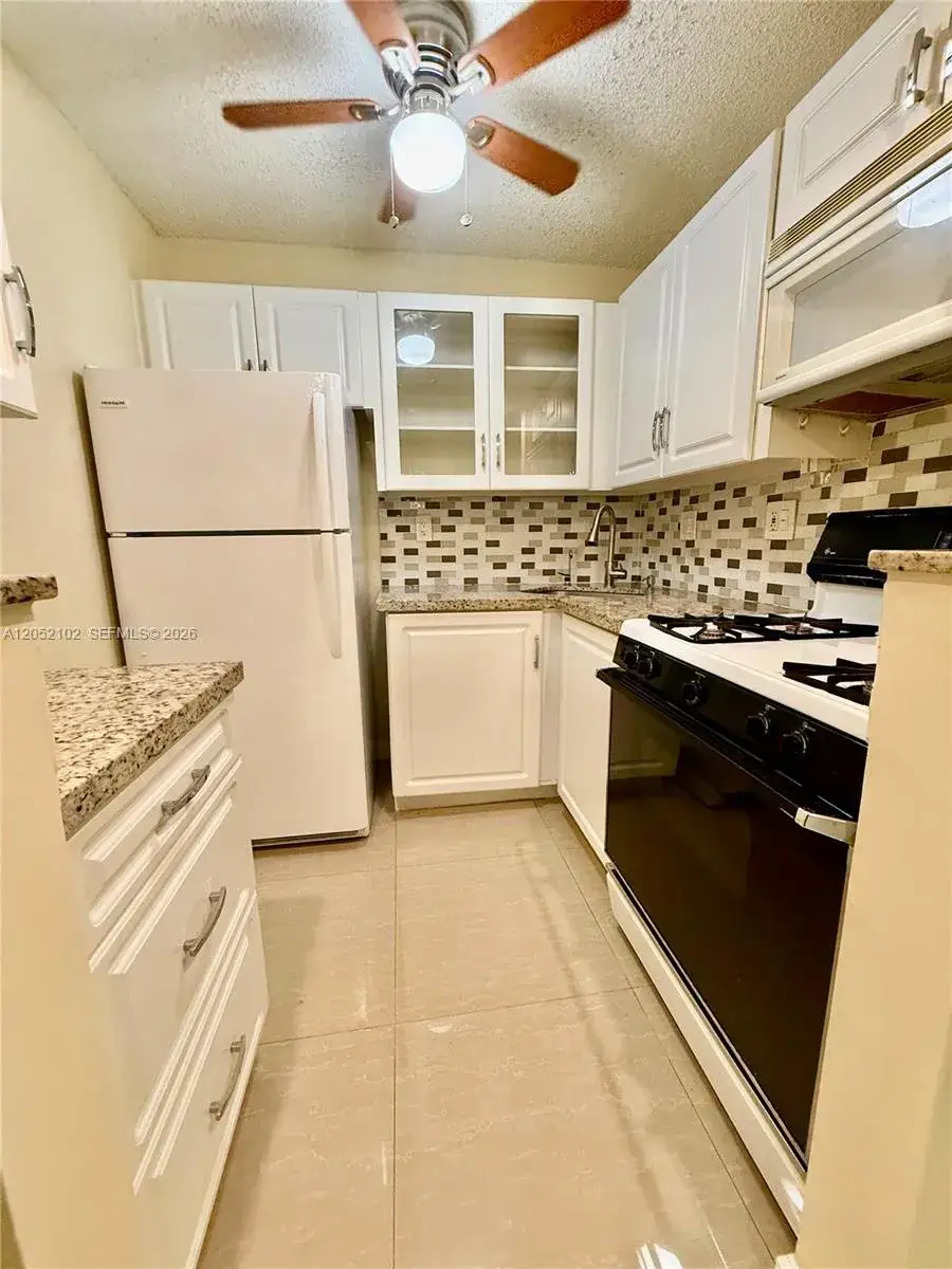 20210 NE 2nd Ave # V4, Miami Gardens FL 33179