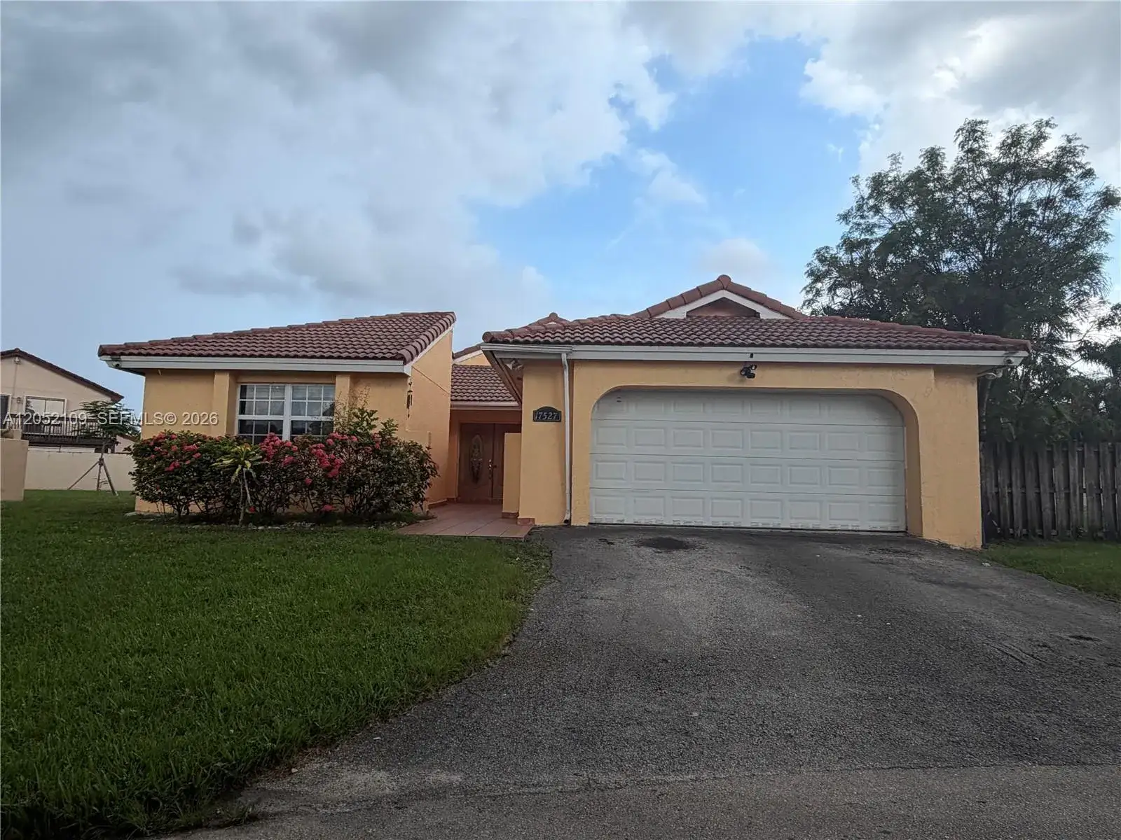 3 bedroom 2 bath Residential for sale at 17527 NW 62nd Pl N, Hialeah FL 33015