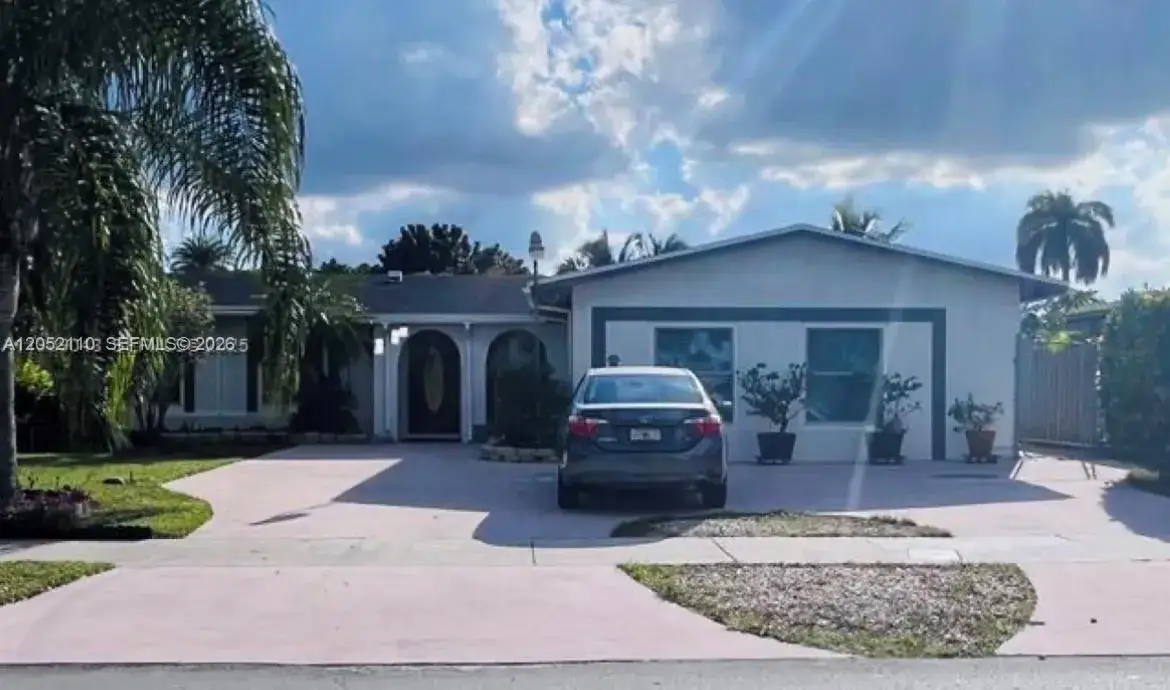 1 bedroom 1 bath Residential Lease for rent at 13210 SW 80th St Rd # 0, Miami FL 33183