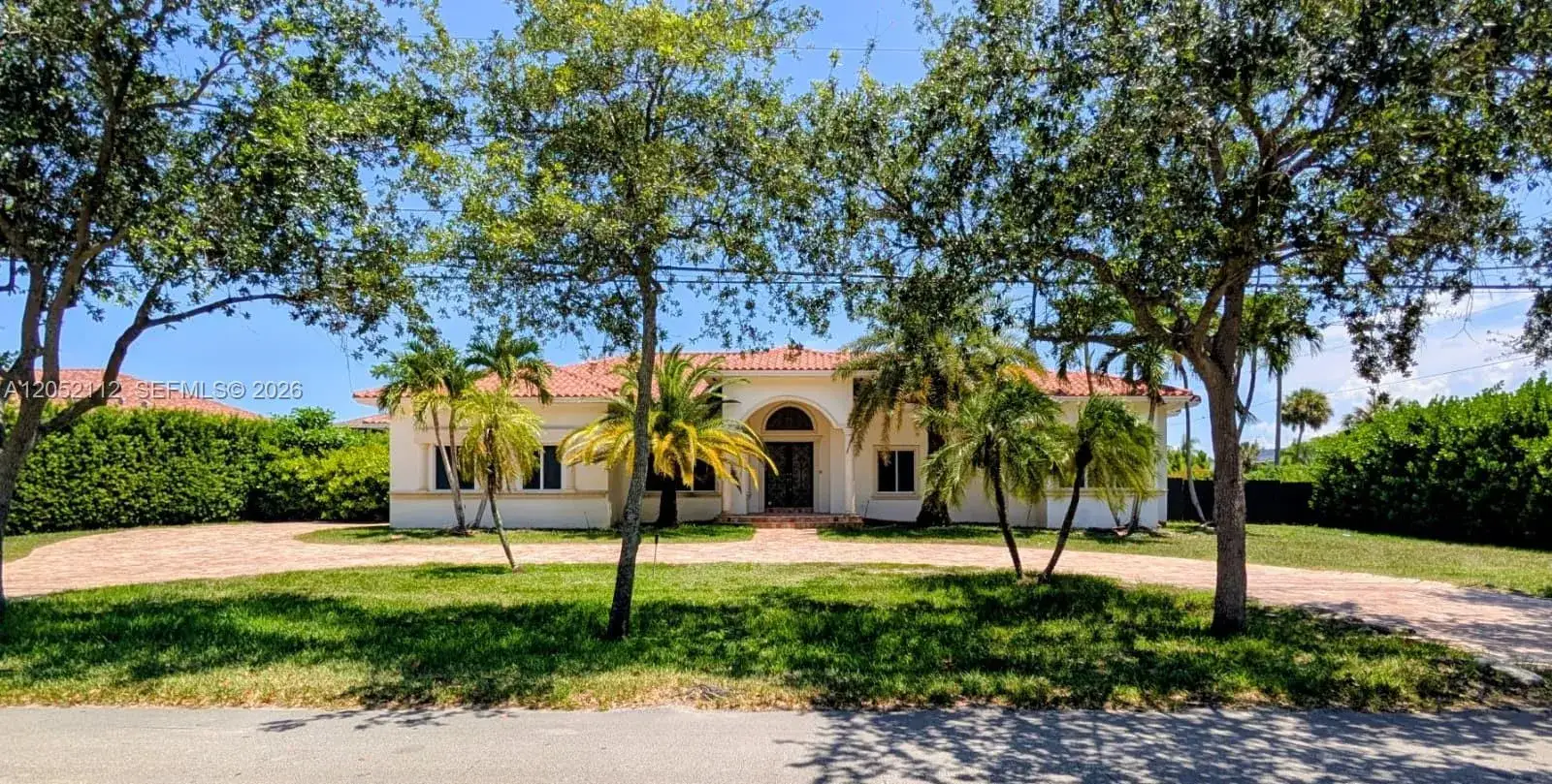 5 bedroom 5 bath Residential for sale at 6990 SW 90th St, Pinecrest FL 33156