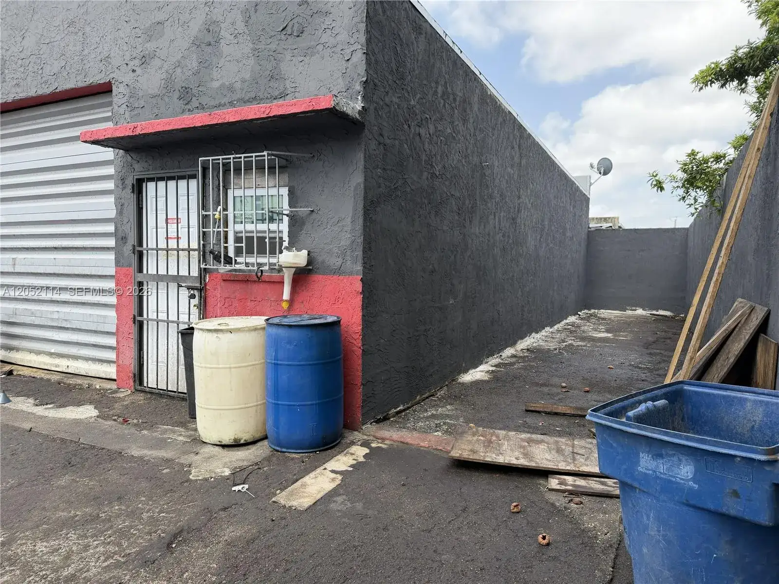 Commercial Sale for sale at 2563 NW 23rd St, Miami FL 33142
