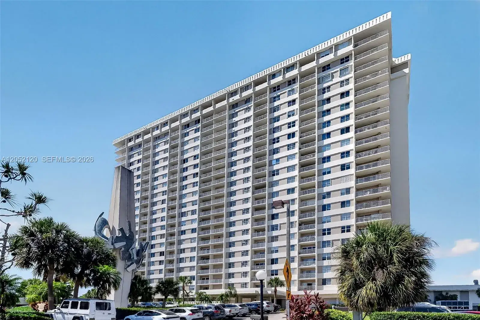 3 bedroom 2 bath Residential for sale at 300 Bayview Dr # 916, Sunny Isles Beach FL 33160