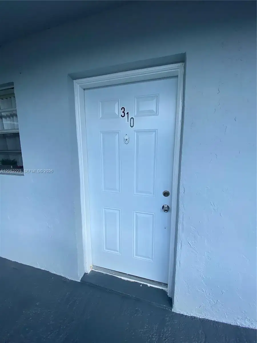 1755 W 60th St # D310, Hialeah FL 33012