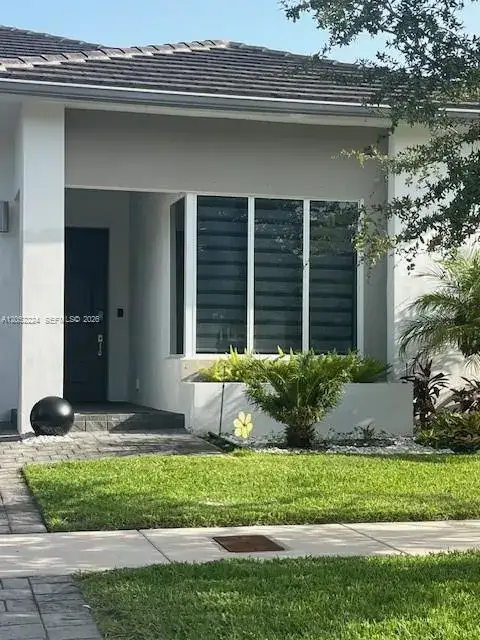 3 bedroom 3 bath Residential for sale at 15226 SW 176th Ln, Miami FL 33187