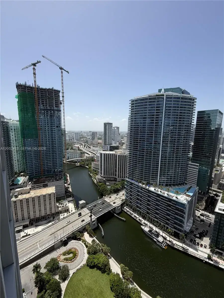 1 bath Residential Lease for rent at 475 Brickell Ave # 4008, Miami FL 33131