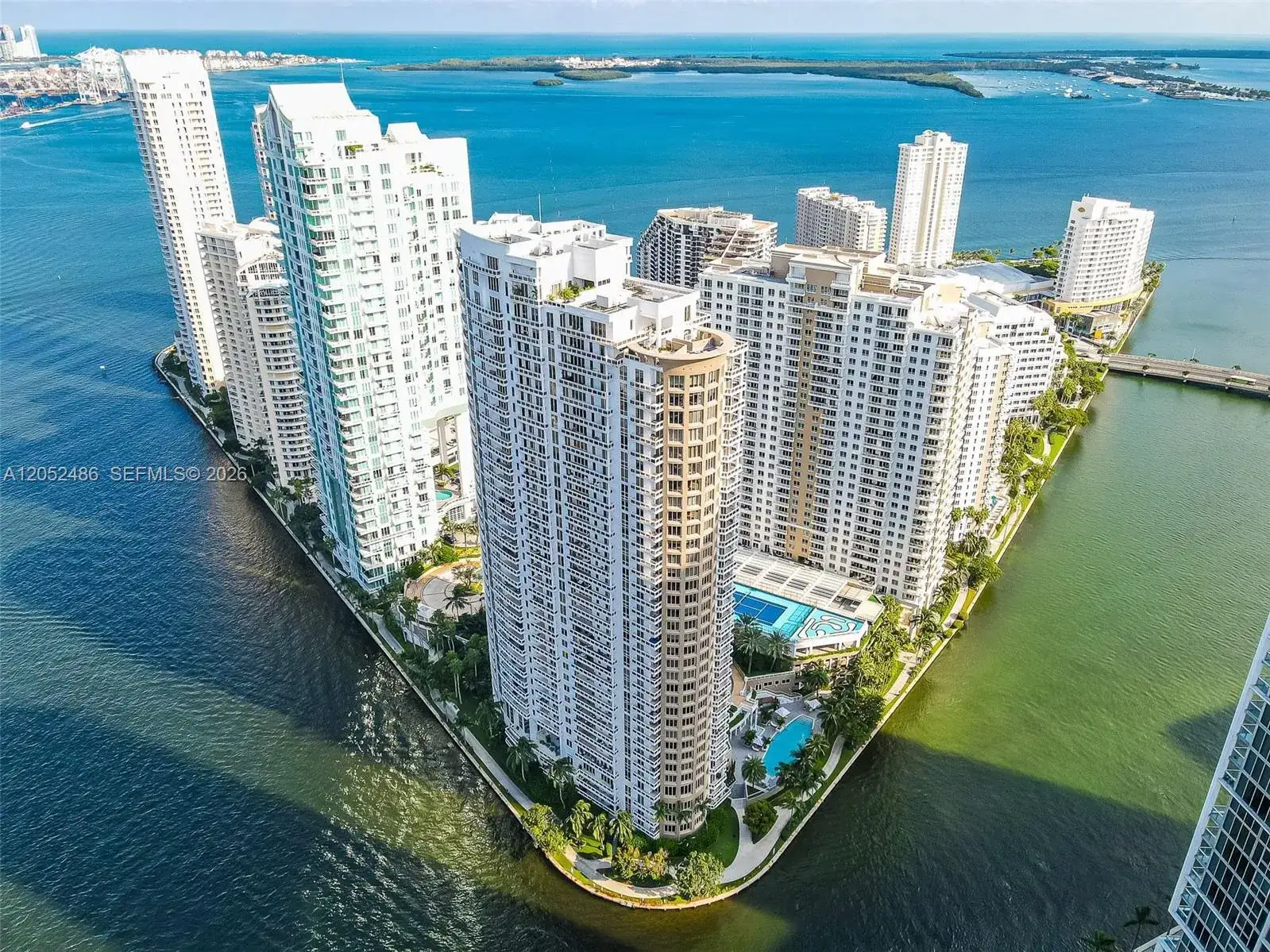 1 bedroom 1 bath Residential Lease for rent at 801 Brickell Key Blvd # 2108, Miami FL 33131
