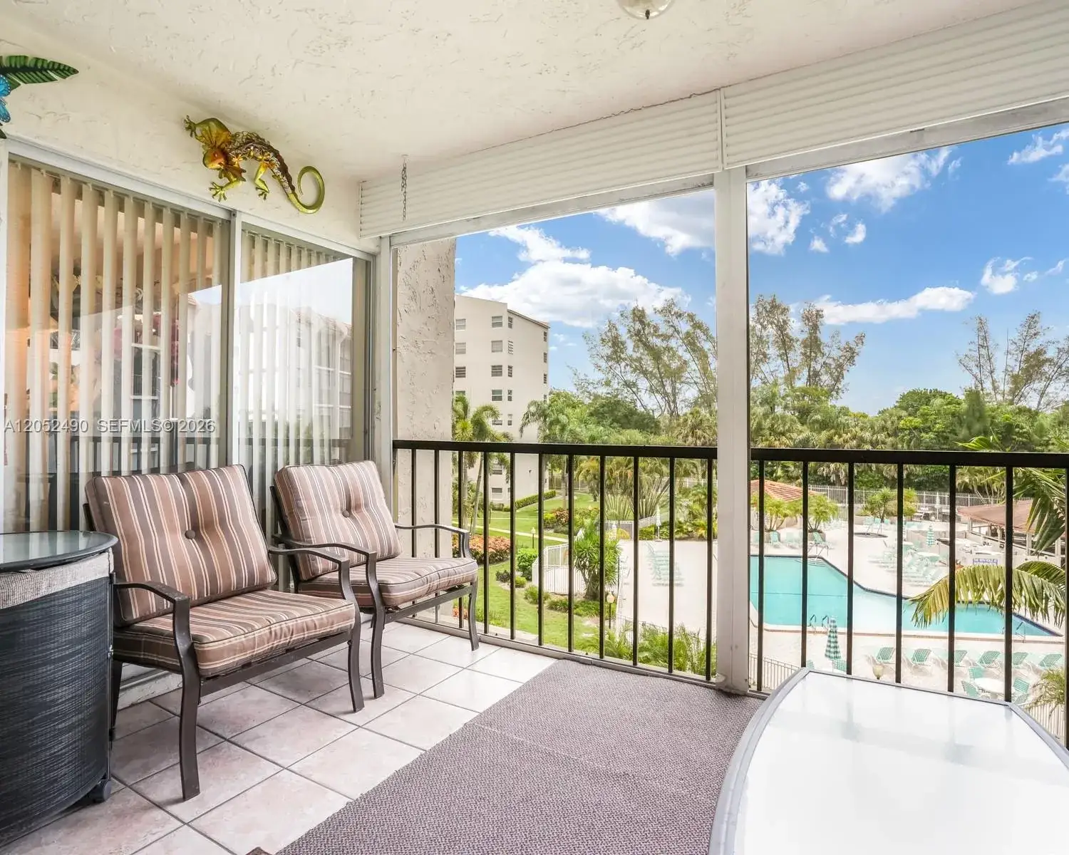 2 bedroom 2 bath Residential for sale at 3930 Inverrary Blvd # D, Lauderhill FL 33319