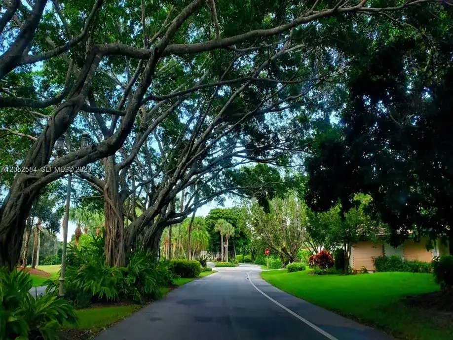 1 bedroom 1 bath Residential Lease for rent at 900 NW Greensward Ln # G, Delray Beach FL 33445