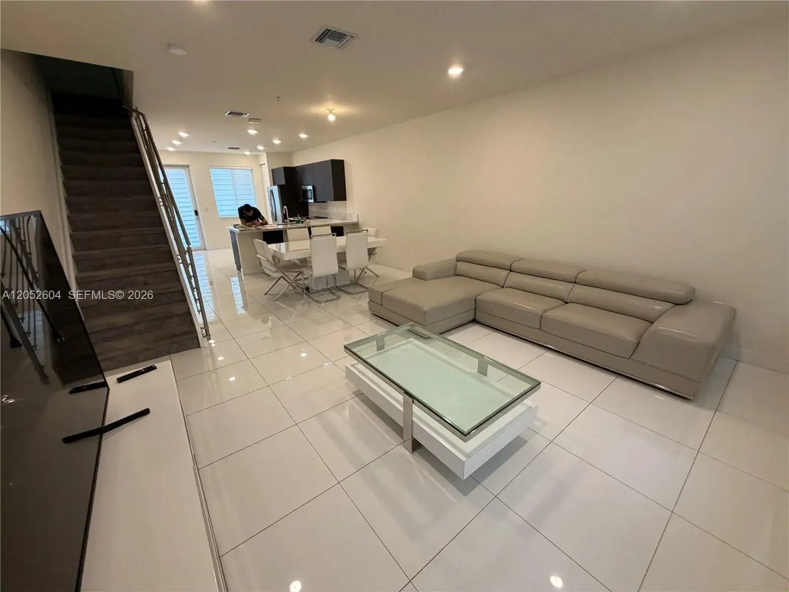 3 bedroom 2 bath Residential Lease for rent at 6401 NW 103rd Pl # 103, Doral FL 33178