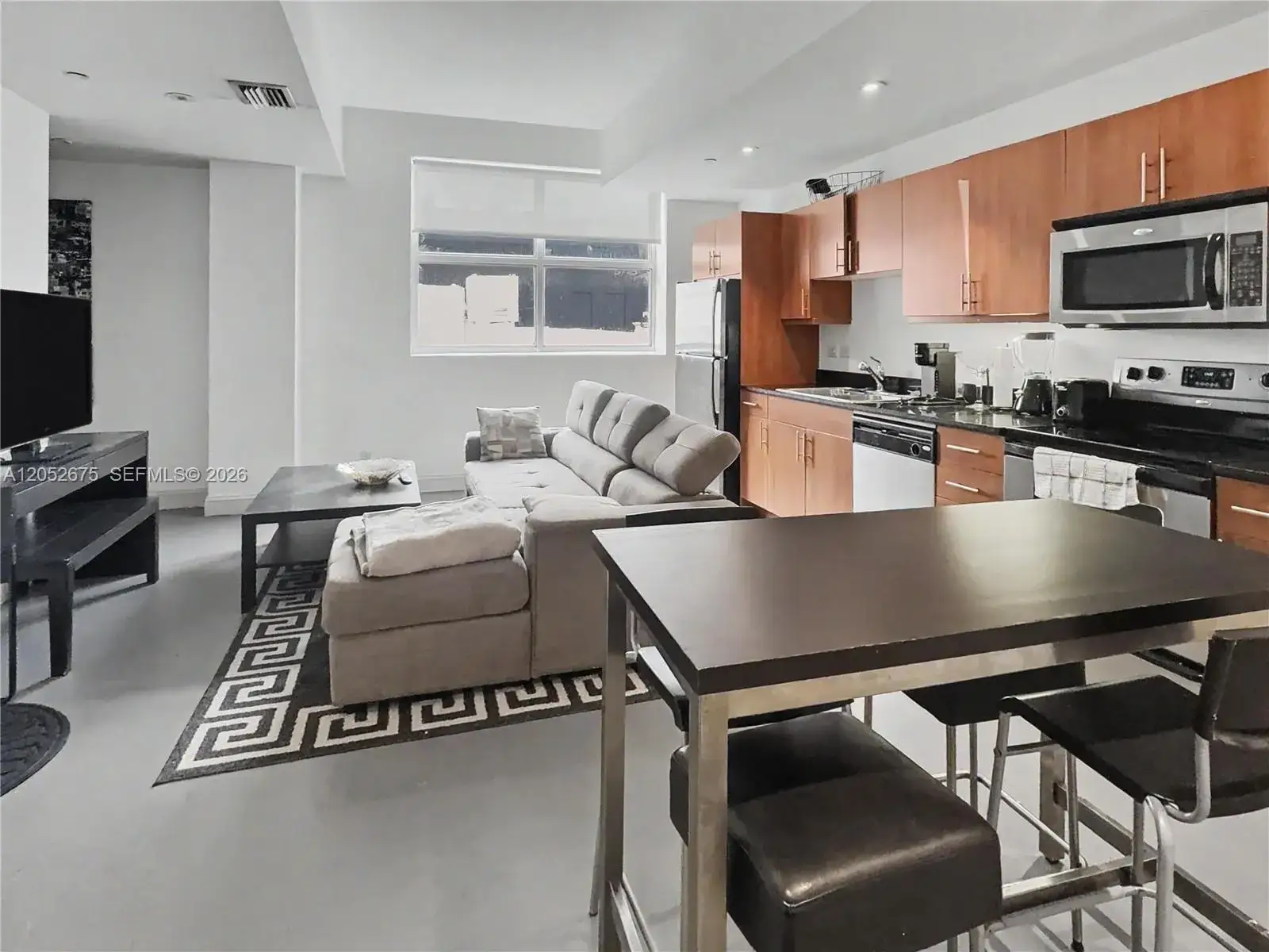 1 bedroom 1 bath Residential for sale at 111 E Flagler St # 410, Miami FL 33131