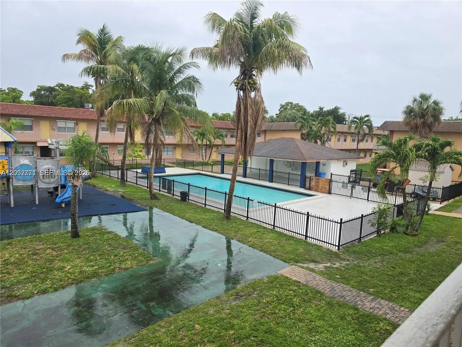 2 bedroom 1 bath Residential Lease for rent at 101 NE 41st St # B35, Oakland Park FL 33334