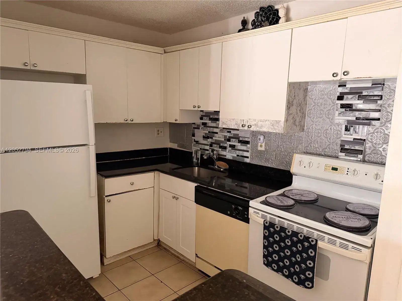 1 bedroom 1 bath Residential Lease for rent at 7100 NW 179th St # 104, Hialeah FL 33015