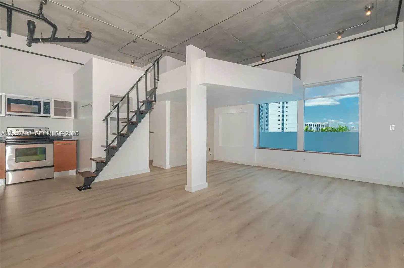 1 bedroom 1 bath Residential Lease for rent at 10 SW South River Dr # 607, Miami FL 33130