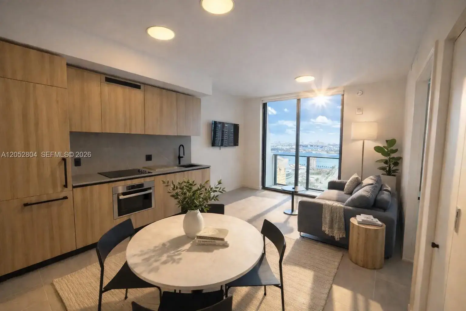 1 bedroom 1 bath Residential Lease for rent at 121 NE 5th St # 3013, Miami FL 33132