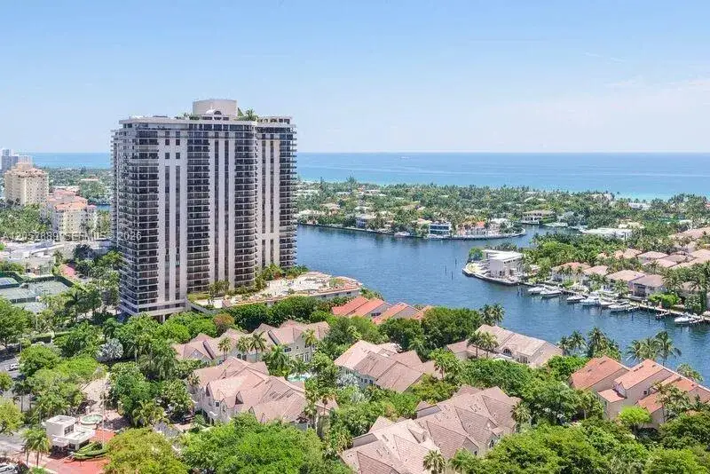 2 bedroom 3 bath Residential Lease for rent at 19400 Turnberry Way, Aventura FL 33180
