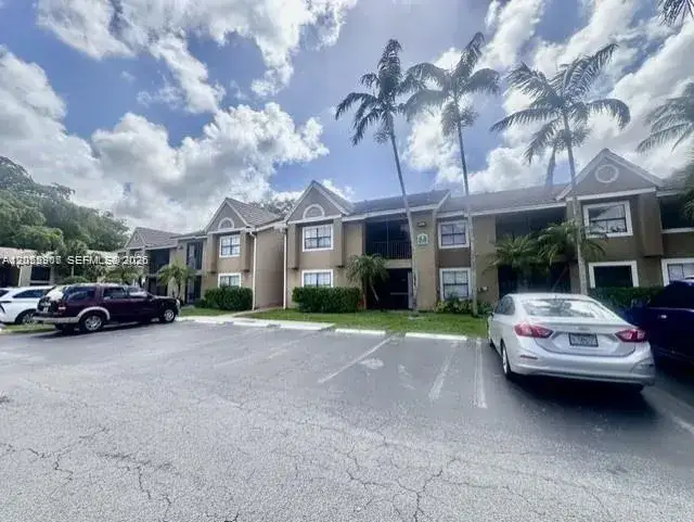 1 bedroom 1 bath Residential Lease for rent at 10670 SW 156th Pl # 301, Miami FL 33196