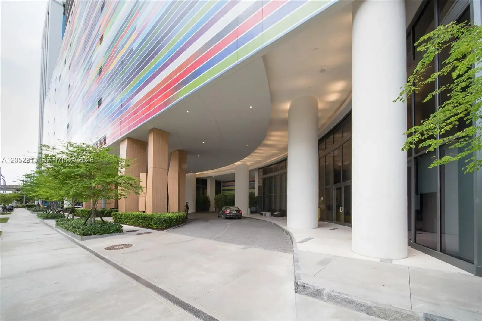 1 bedroom 1 bath Residential Lease for rent at 55 SW 9th St # 3207, Miami FL 33130