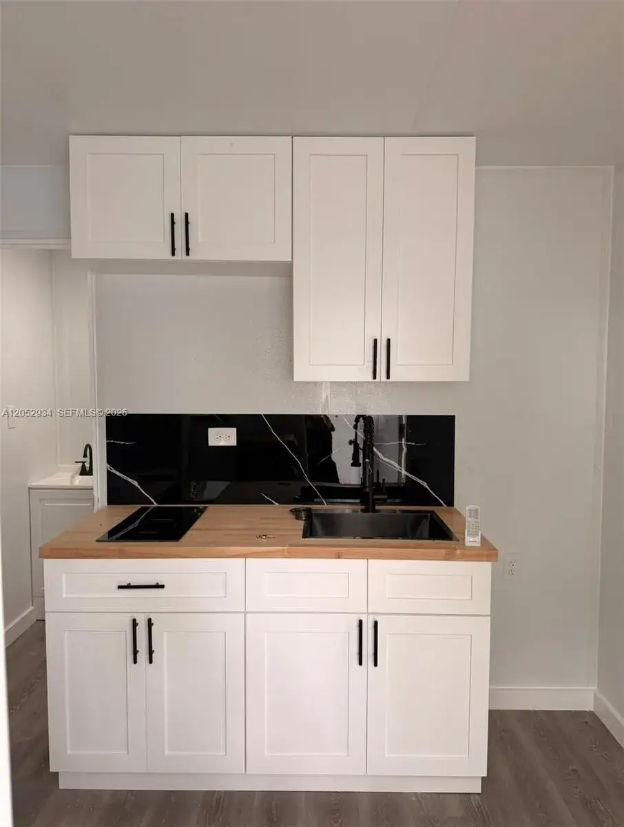 1 bedroom 1 bath Residential Lease for rent at 2254 NW 102nd St # C, Miami FL 33147