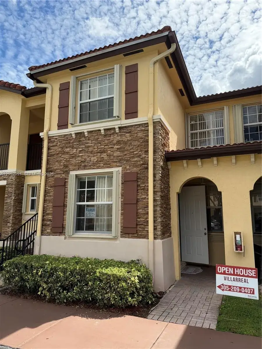 3 bedroom 2 bath Residential Lease for rent at 1575 NE 33rd Ave # 107, Homestead FL 33033