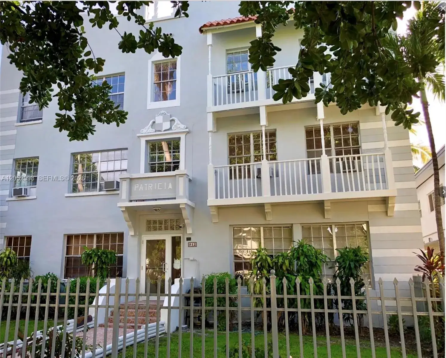 1 bedroom 1 bath Residential for sale at 842 Meridian Ave # 3D, Miami Beach FL 33139
