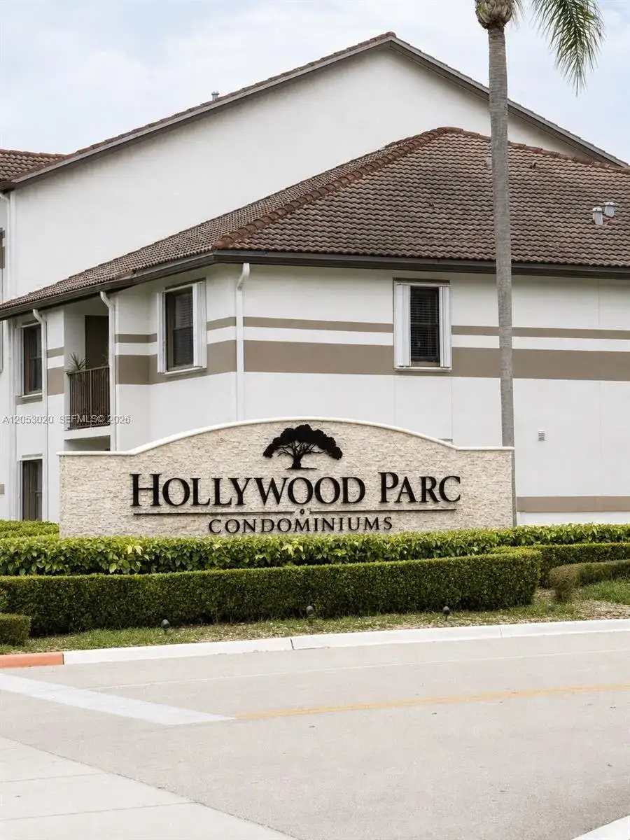 1 bedroom 1 bath Residential Lease for rent at 530 S Park Rd # 11, Hollywood FL 33021