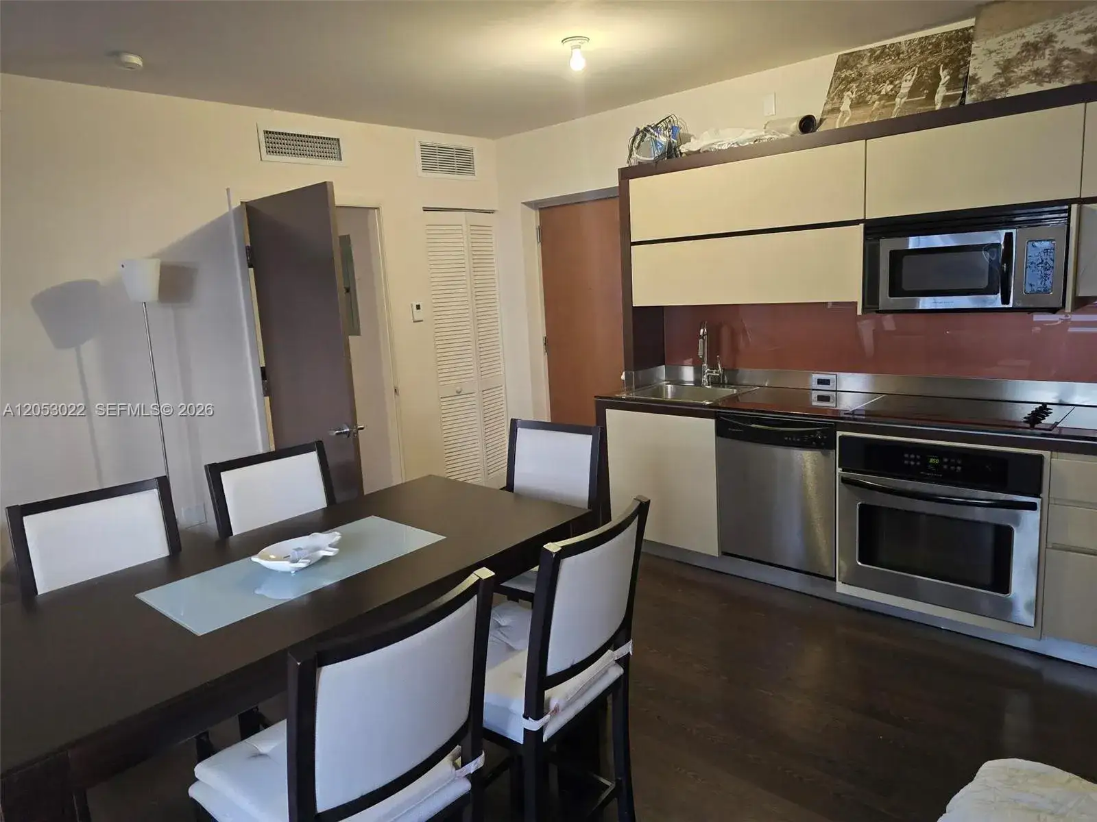 1 bedroom 1 bath Residential Lease for rent at 435 21st St # 209, Miami Beach FL 33139