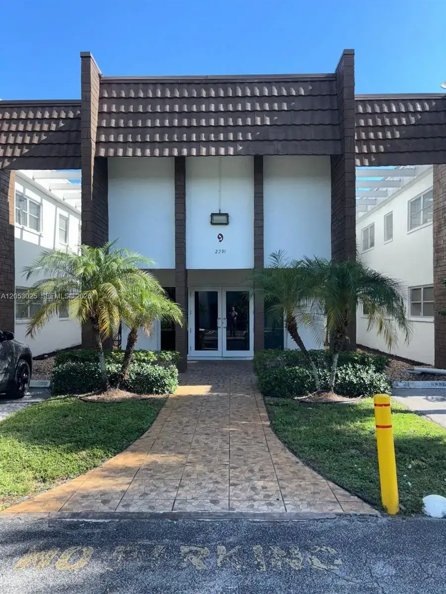 2 bedroom 1 bath Residential Lease for rent at 2291 NW 48th Ter # 102, Lauderhill FL 33313
