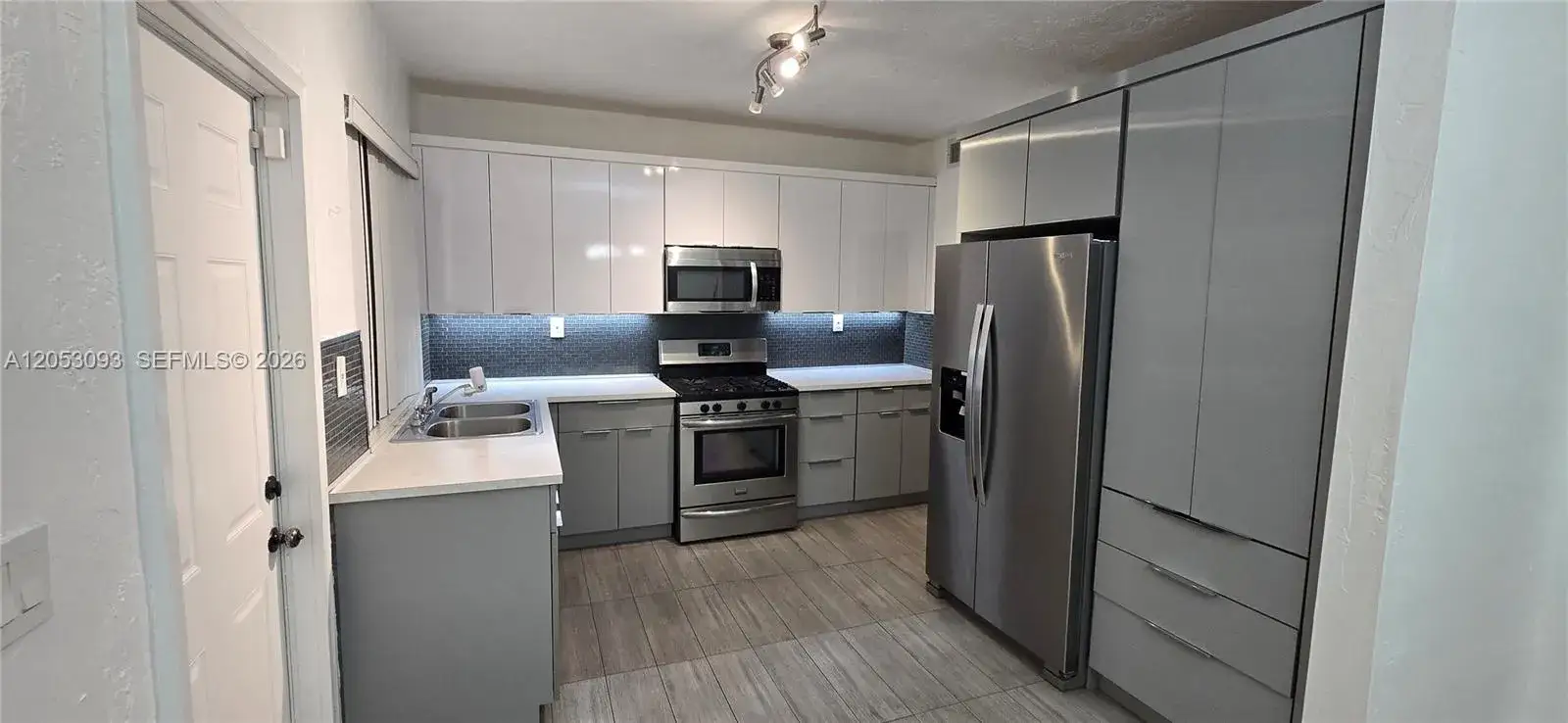 2 bedroom 1 bath Residential Lease for rent at 455 NE 131st St # 1, North Miami FL 33161