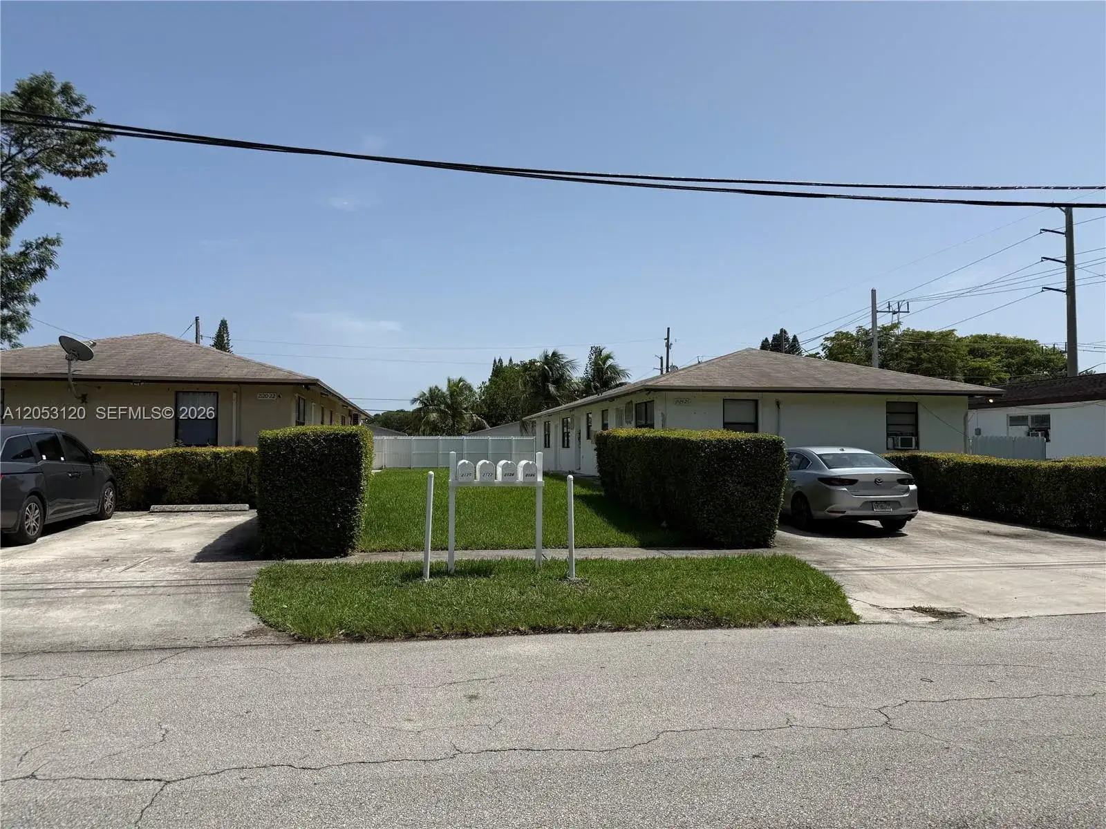 3 bedroom 2 bath Residential Lease for rent at 2120-2122 Thomas St # 2122, Hollywood FL 33020