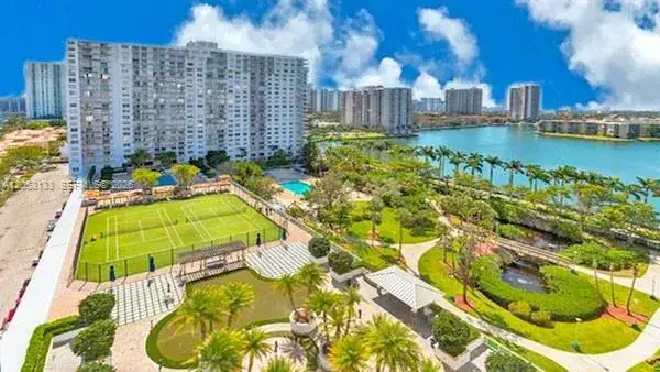 1 bedroom 1 bath Residential for sale at 2801 NE 183rd St # 405W, Aventura FL 33160