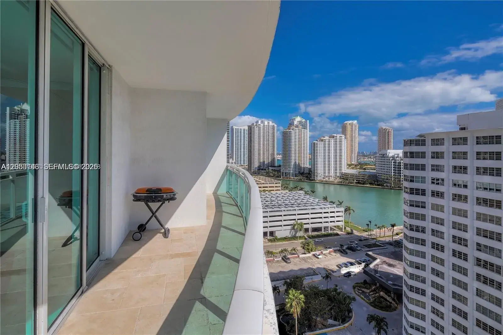 2 bedroom 2 bath Residential Lease for rent at 950 Brickell Bay Dr # 1711, Miami FL 33131