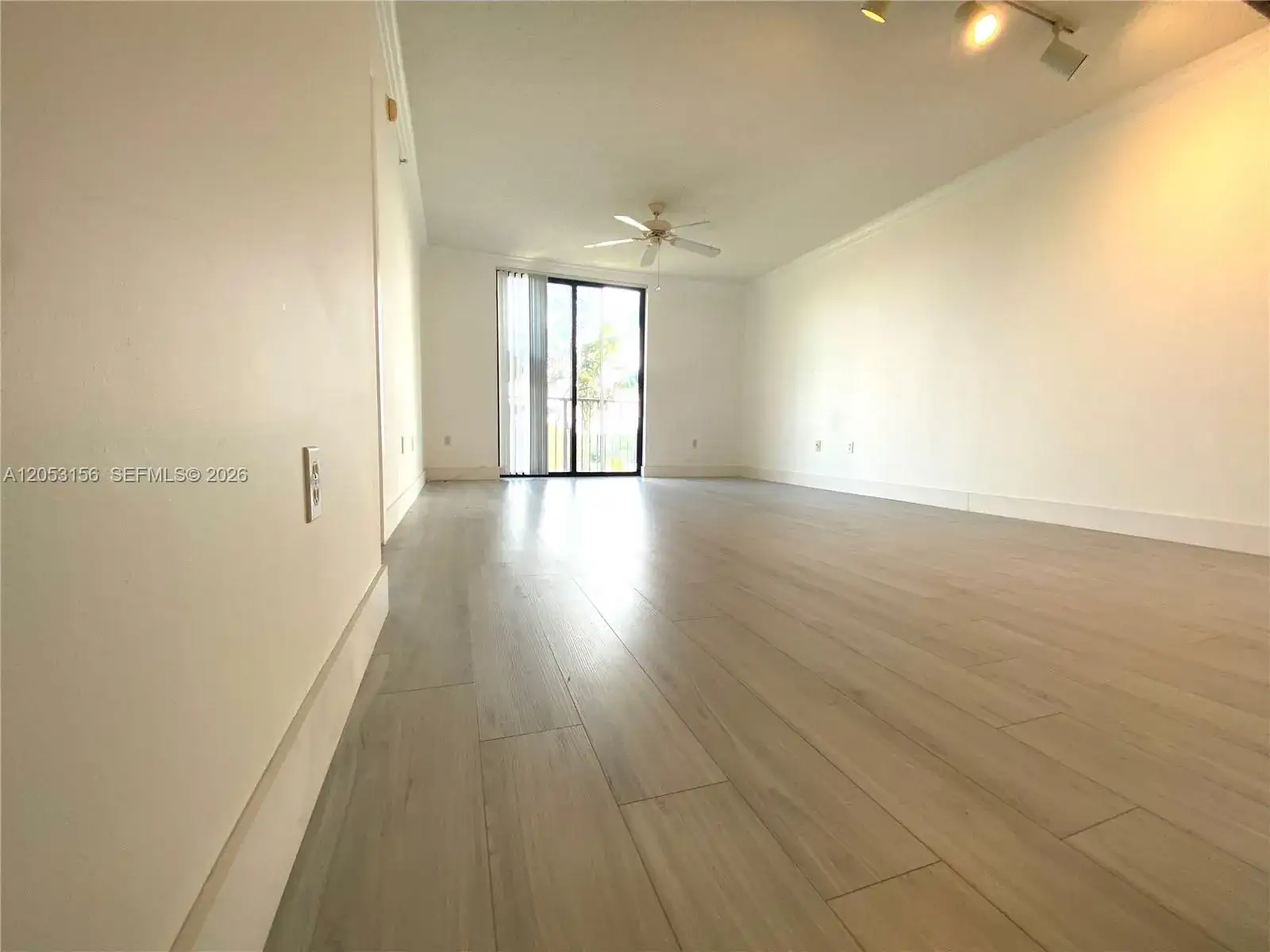 1 bedroom 1 bath Residential Lease for rent at 1919 Van Buren St # 506A, Hollywood FL 33020