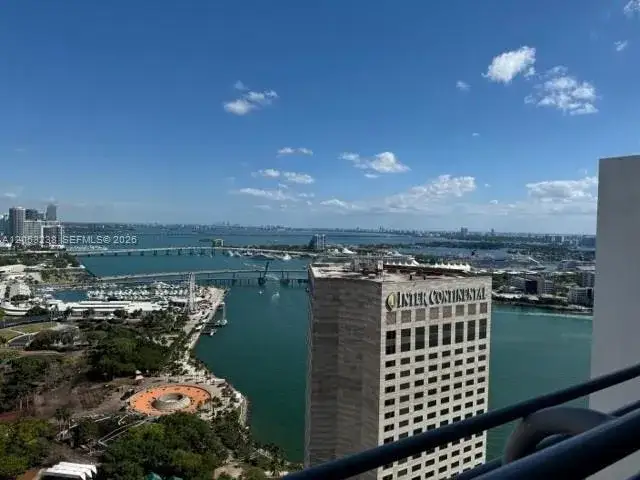 1 bath Residential Lease for rent at 325 S Biscayne Blvd # 4320, Miami FL 33131
