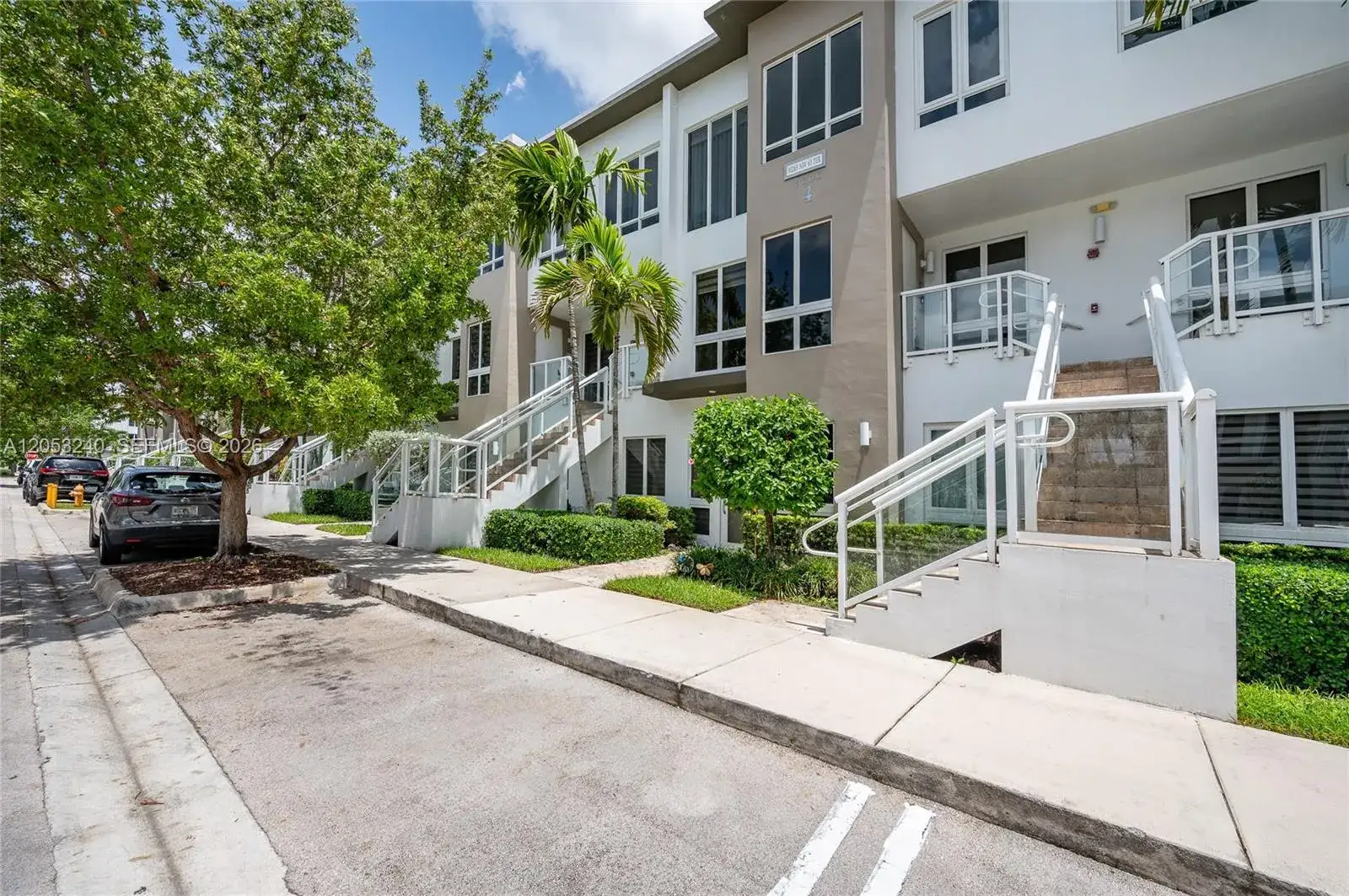 4 bedroom 2 bath Residential for sale at 10265 NW 63rd Ter # 204, Doral FL 33178