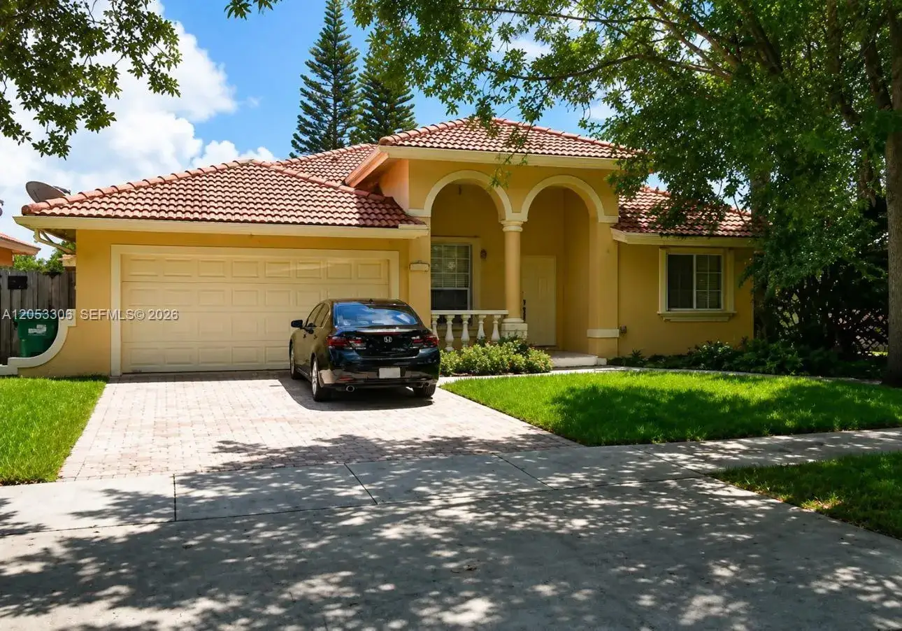 4 bedroom 3 bath Residential for sale at 16032 SW 101st Ter, Miami FL 33196