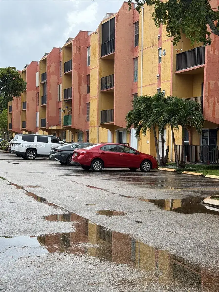 1 bedroom 1 bath Residential for sale at 4705 NW 7th St # 7, Miami FL 33126
